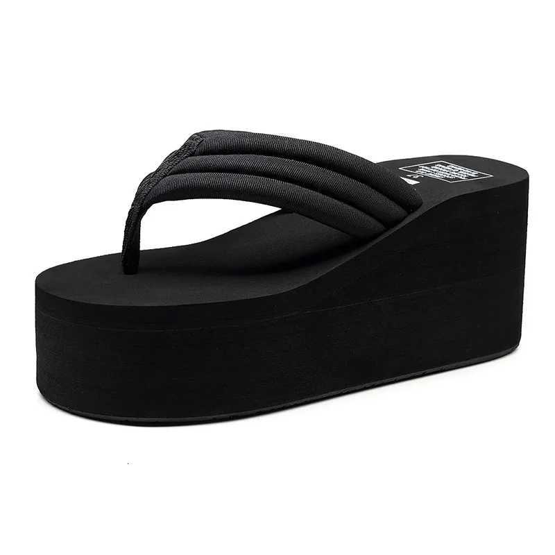 2025 Summer Fashion Sponge Cake Thick Bottom Slope and Seaside Cool Scooters with Pinch Feet High Heels Flip flops K260311