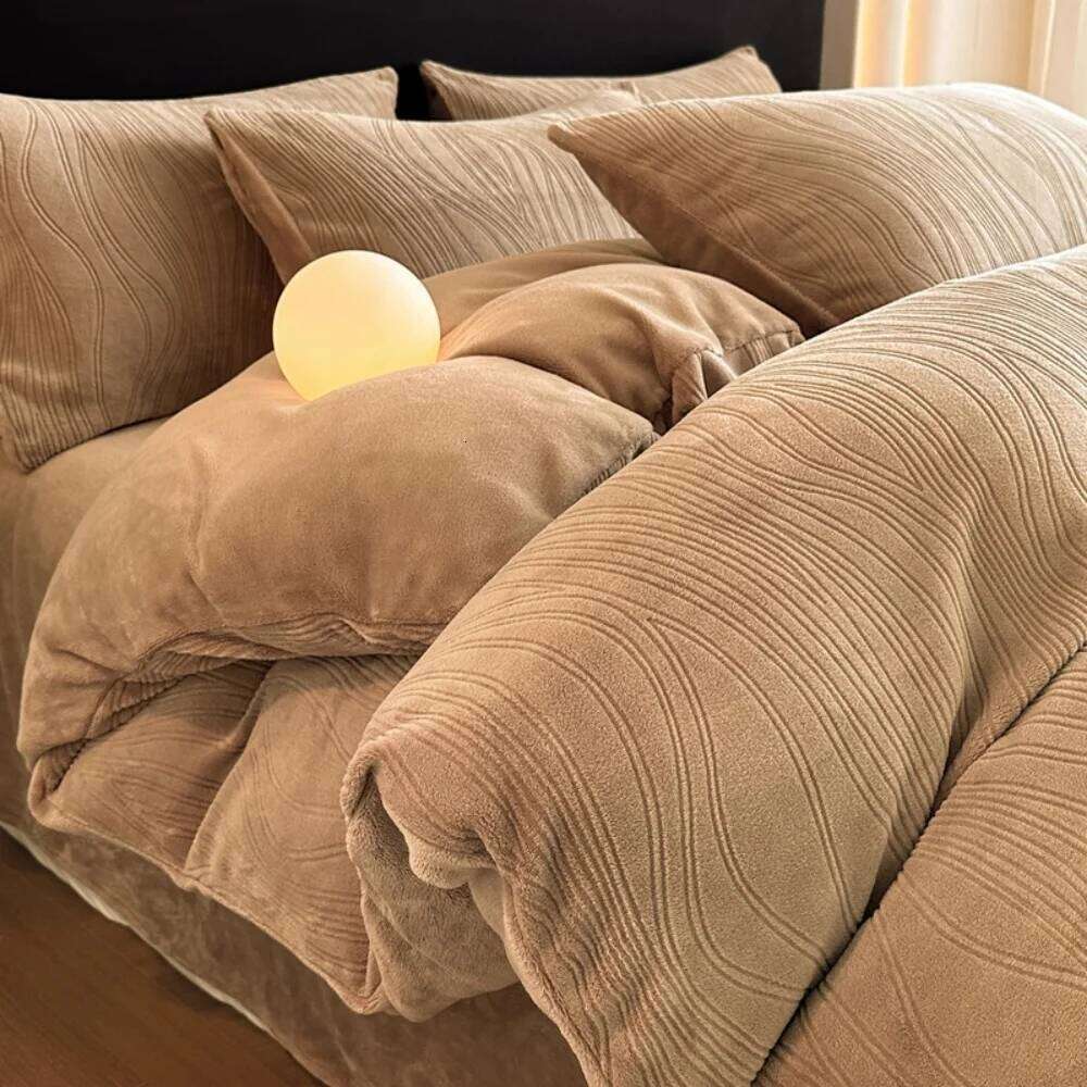 Solid Color Light Carved Milk Velvet Bedding Thicken Winter Comforter Duvet Cover Bed Sheet Pillowcase Four-Piece Set H260311