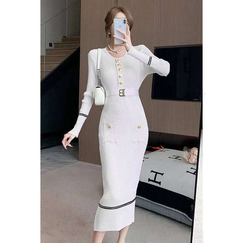 2026 New Autumn Winter Women Fashion O-Neck Button Waistband Pocket Temperament Long Sleeve Slim Fit Knitted Wrapped Hip Dress Z260311