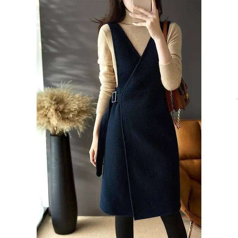 Women's V-neck Autumn Winter 2024 New Retro High Waisted Solid Color Drawstring Sleeveless Woolen Standard Cardigan Vest Dresses Z260311