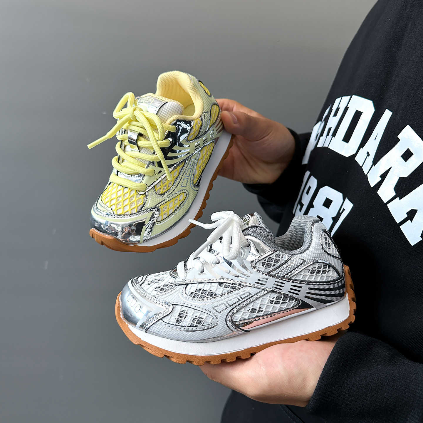 2025 Spring Childrens Breathable Track Metal Rubber Mesh Sports Shoes Childrens Casual Fashion Shoes Boys and Girls Sports Walking Shoes X2504091