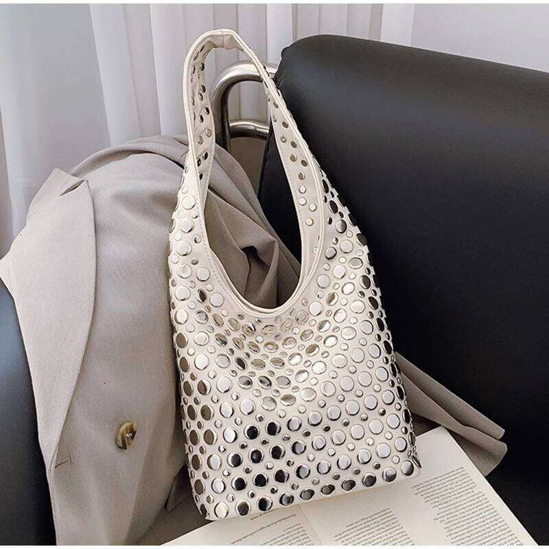 Fashion Punk Metal Rivet Bucket Highend Pu Suede Underarm Shoulder Tote 2026 New Retro Trendy Motorcycle Women's Bag XJ260311