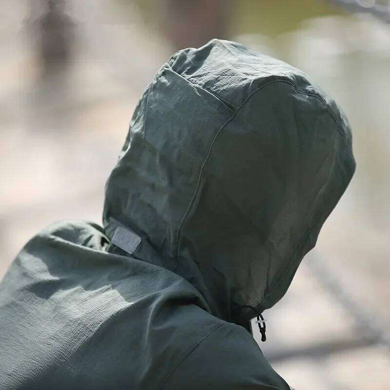 Lightweight Waterproof Tactical Jacket Men Summer Breathable Thin Hoody Raincoat Hunting Portable Windbreaker Skin Jackets 26H0311