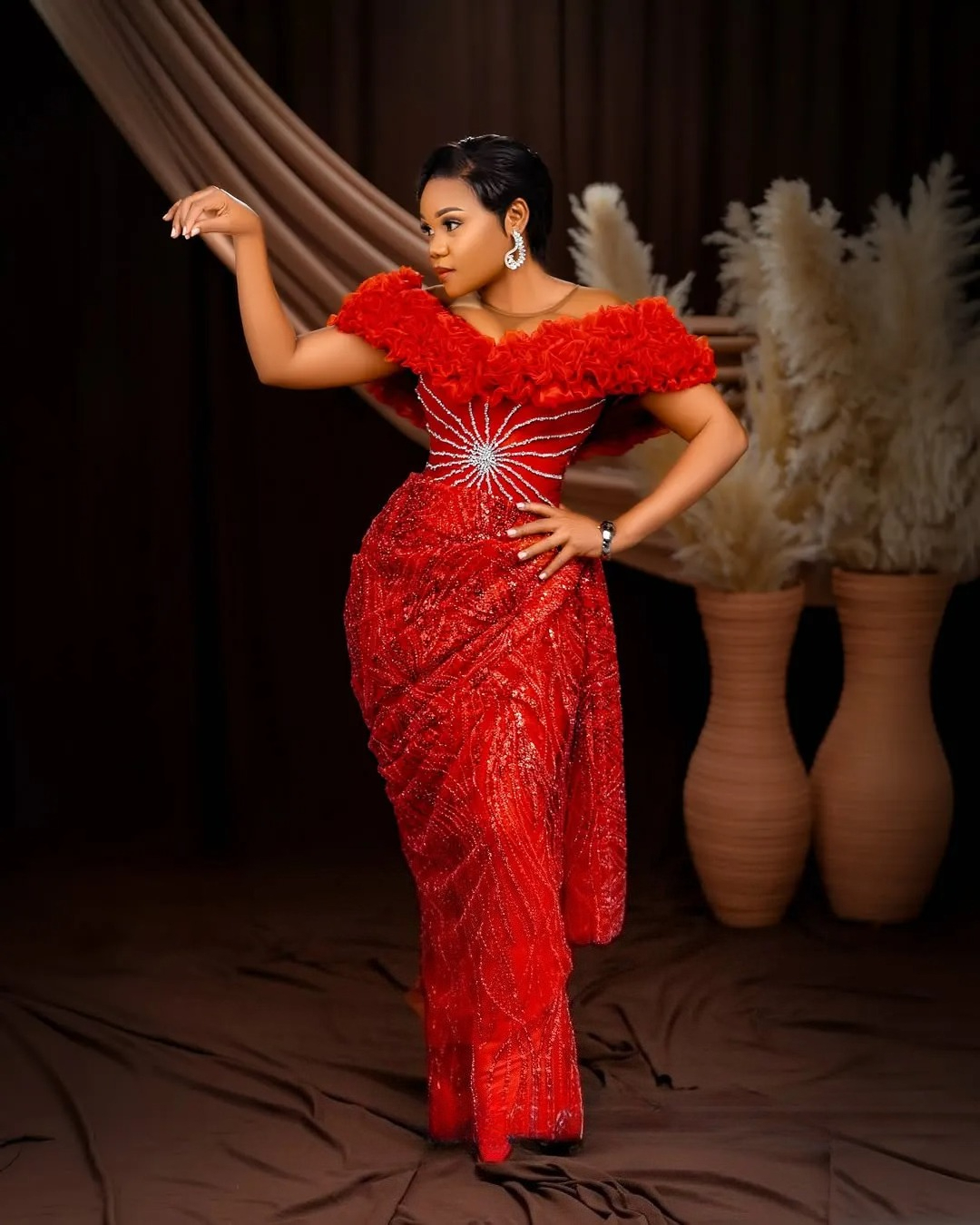 2026 Plus Size Red Prom Evening Dresses Formal Gowns Illusion Beaded Lace Off Shoulder Flora Floor Length Birthday Dress Second Reception Gown AM2890