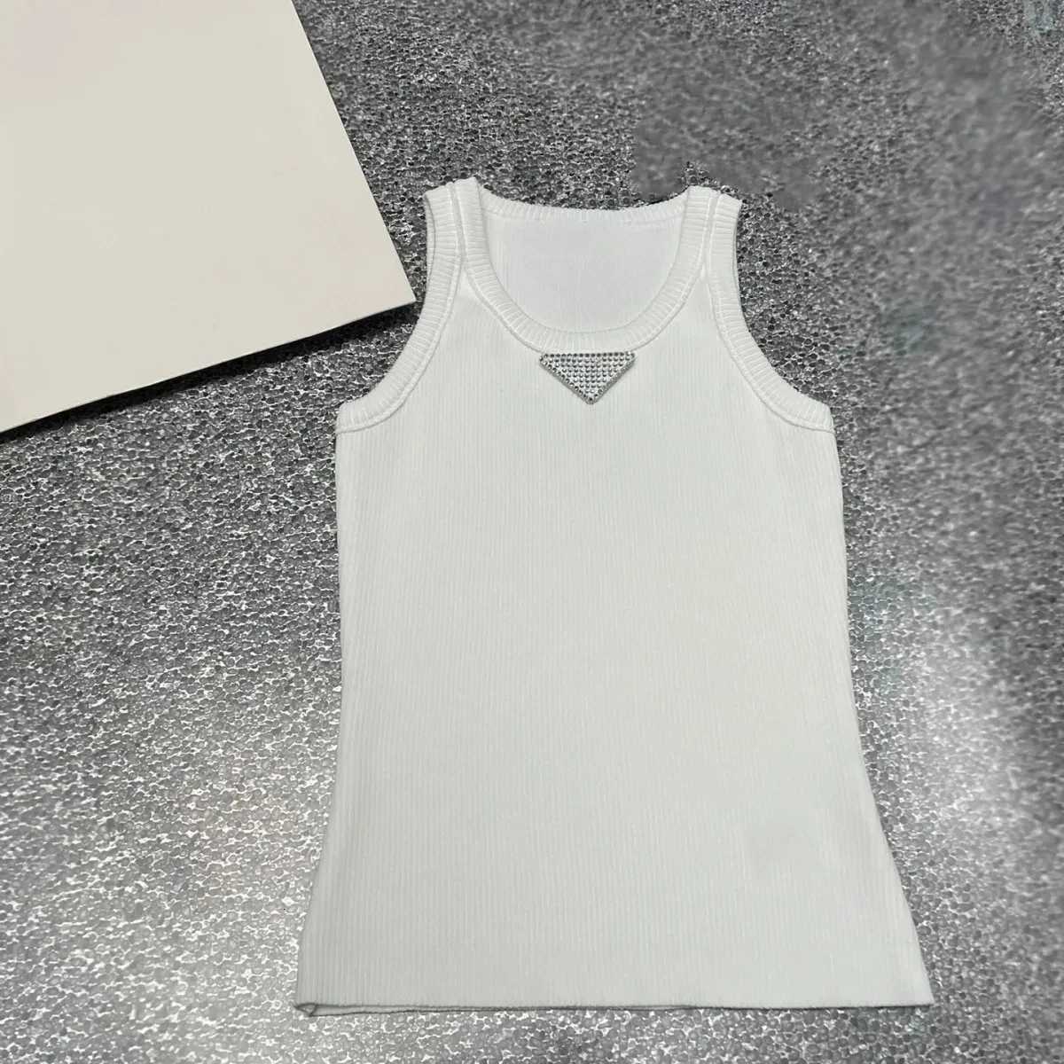2026 Summer New Womens Slim Fit Versatile Casual Fashion Simple Sleeveless VestT260311