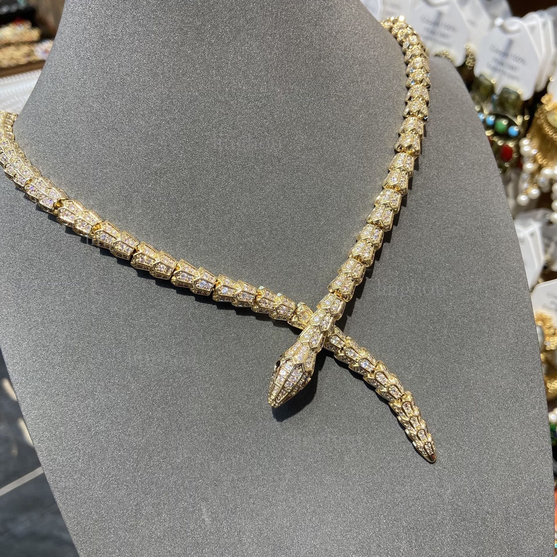 2026 Full Diamond Designer Necklace Luxury Women's Jewelry Fashion Snake Tail Snake Bone Gold-plated Necklace Super Bright High-end Texture Colla