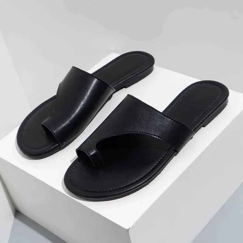 Women New Summer Fashion Flip Flops Comfortable and Versatile Low Heeled Wear Resistant Beach Beige K260311