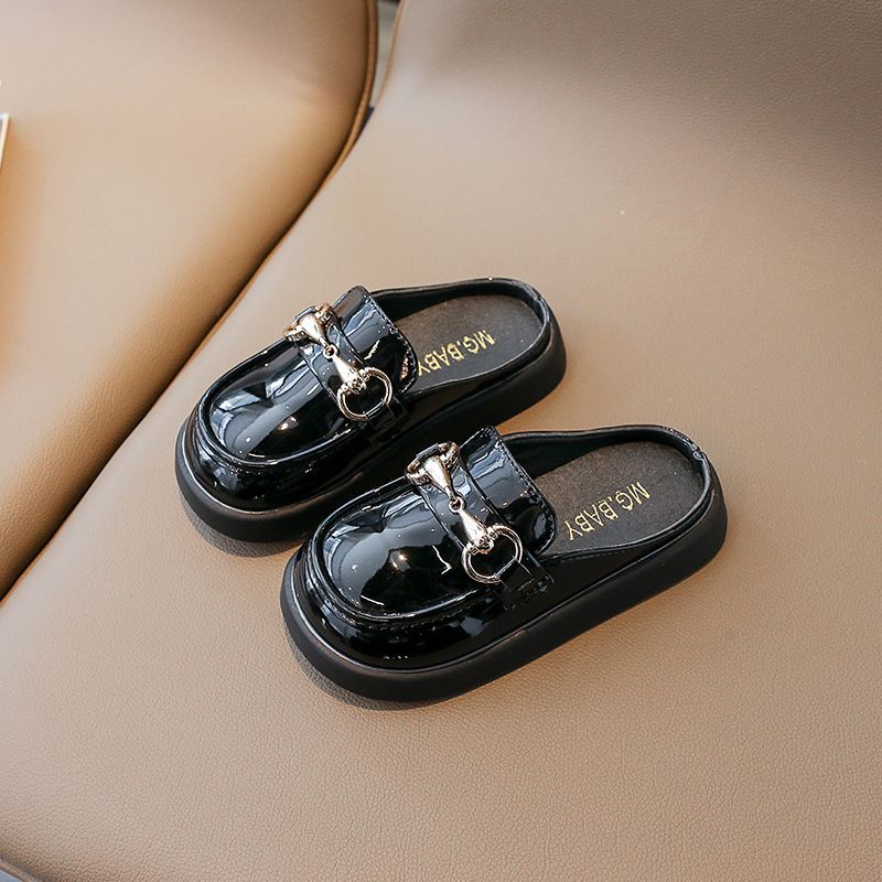 Girls Slippers Cover Toe Kids Flat Shoes Patent Leather Kidszworld Toddlers Slip on Slippers 2025 Children Barefoot Shoes Slides Size 26 - 36 K0751