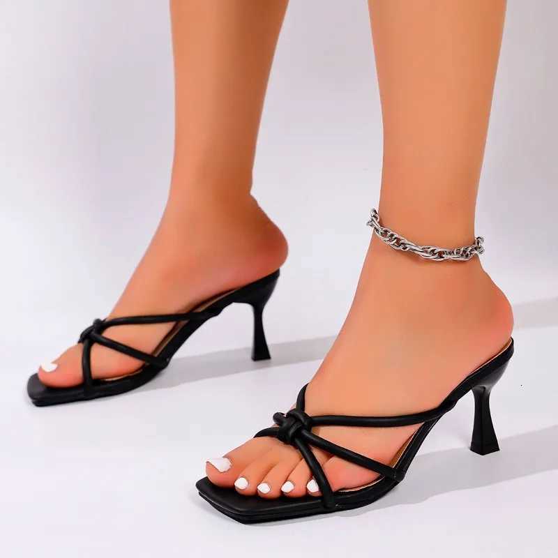 2025 Summer New Style Mid-heel High Heels Womens Outdoor Wear Square Head Thin Strap Open Toe with Dress Open Heel slippers K260311