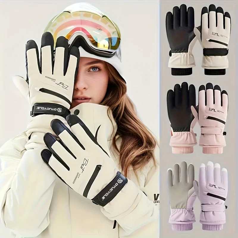Winter skiing and cycling gloves - Warm touchscreen gloves with closure for both men and women M260311