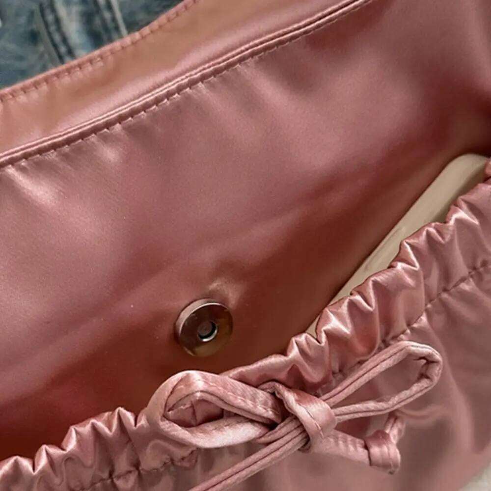 Cool Satin Pleated Hand Bow Korean Style INS Shoulder Luxury Portable Fashion Underarm Bag Outdoor XJ260311