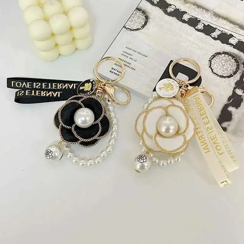 Women Bag Pendant White Black Camellia Pearl String Fashion Car Keychain Personality Decor Ornaments Wholesale