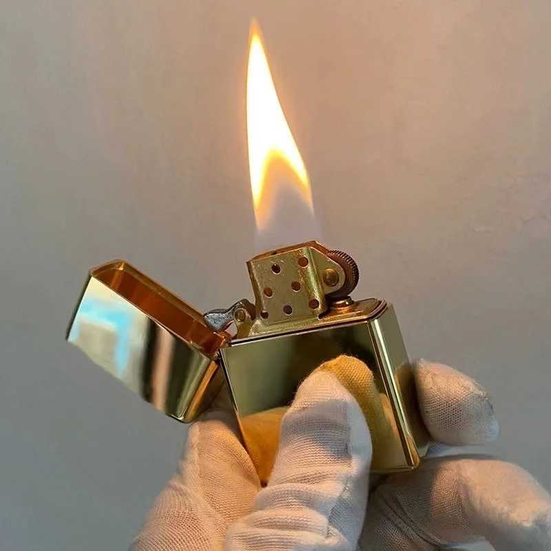 912 Retro High End Waterproof Sealed Armor Constantine Kerosene Lighter 3/5 Hinge Metal Petrol Lighter Mens Gift 150G N260311