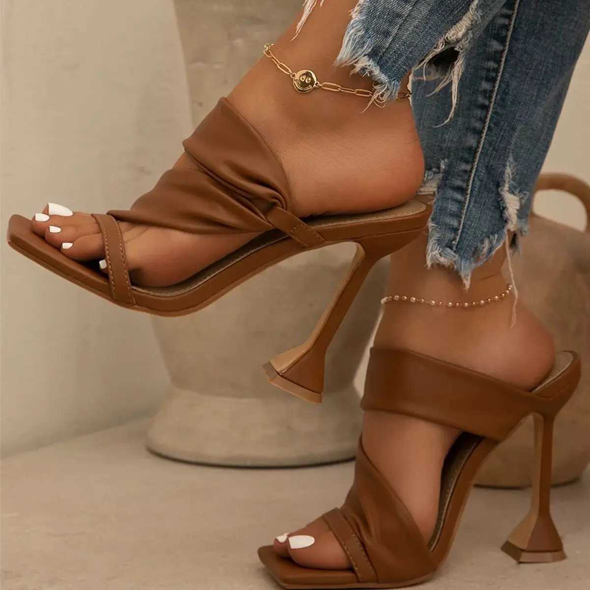 Simple womens high-heeled sandals elegant slippers versatile and casual sexy new summer style 2025 K260311