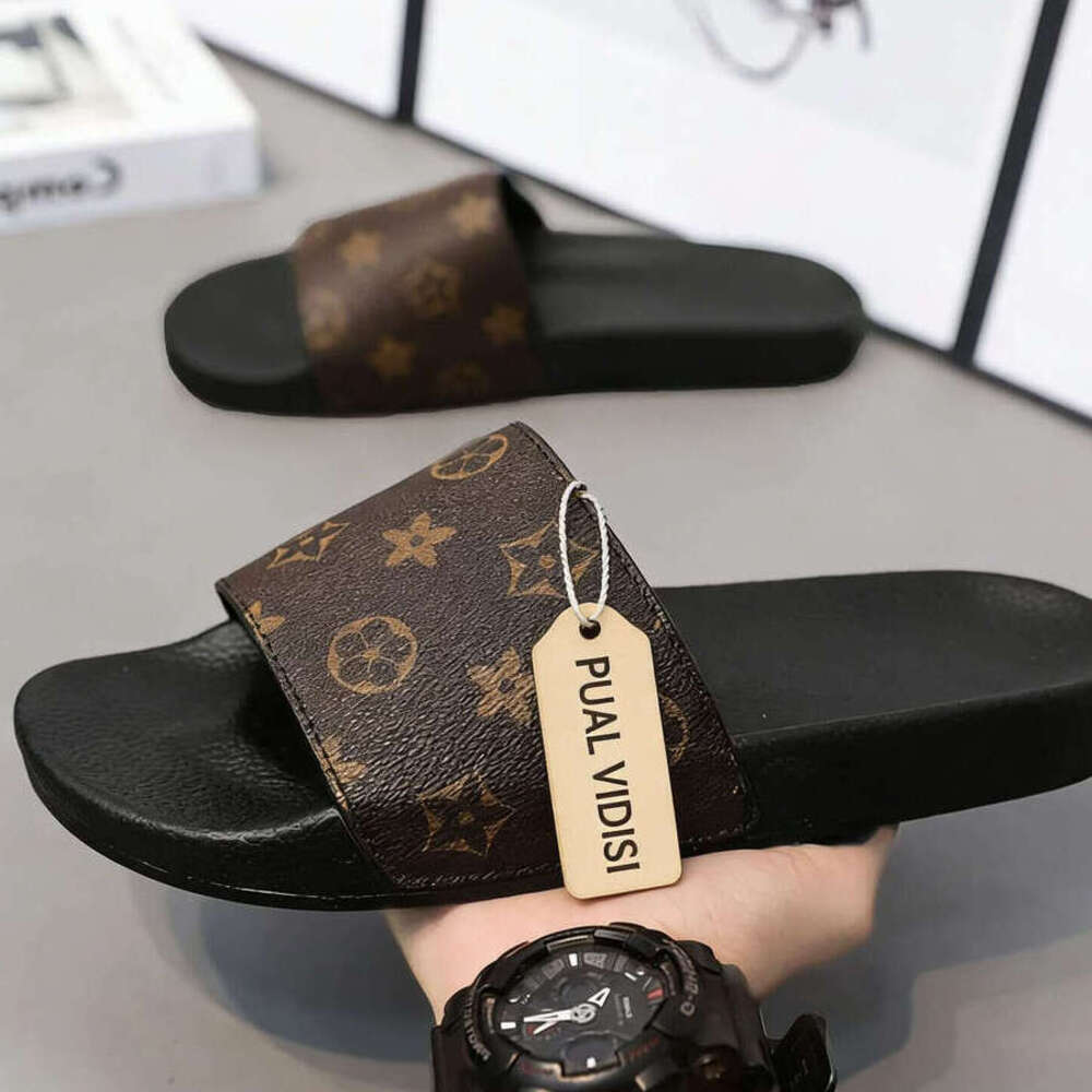 Free Shipping designer Slippers Summer one piece Soft sole for couples outdoor wear cool slippers indoor men women household use plus szie 39-47