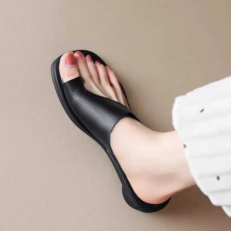 2026 New Summer Flip Flop Concise Clip Toe Women Flats Shoes Outdoor Beach Vacation Ladies Slides K260311