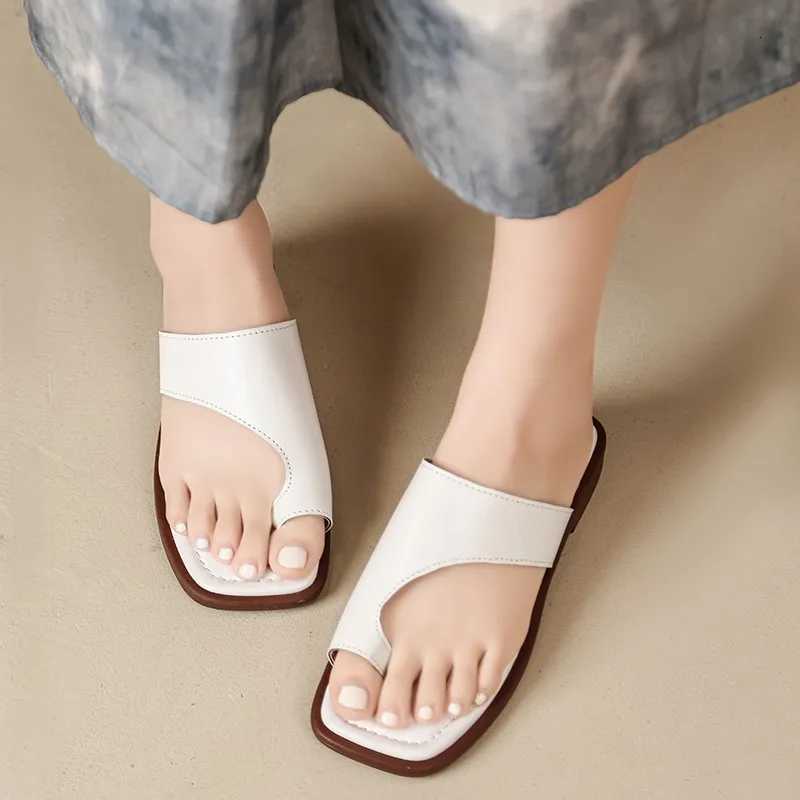 2026 New Summer Flip Flop Concise Clip Toe Women Flats Shoes Outdoor Beach Vacation Ladies Slides K260311