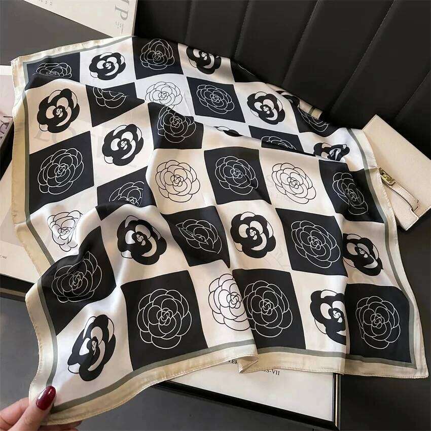 Luxury Scarfs Square Korean Fashion Kerchief Popular Silk Scarves Bandanna Wraps Scarf Decoration Shawl CM