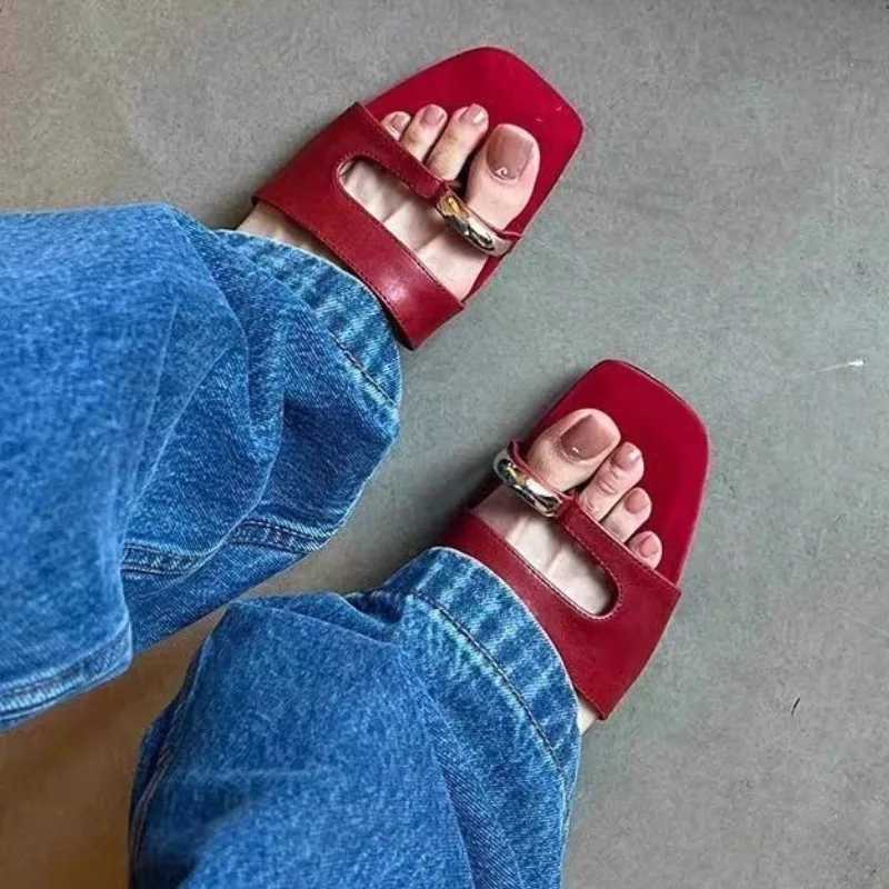 Women Casual Anti-slip Designer Comfortable Outdoor Sandals Fashion Elegant Flat Shoes Summer New Slides Women K260311