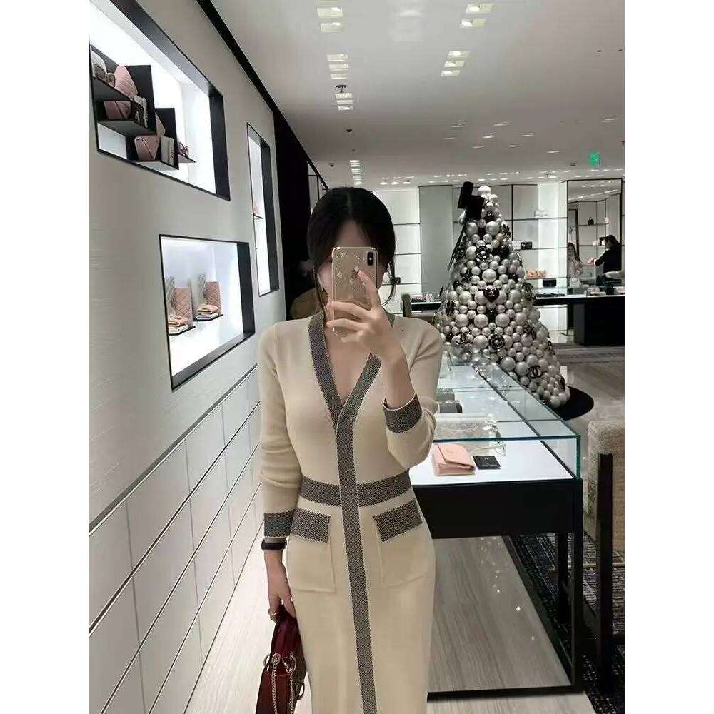 Contrast Color Brand Design Sweater Dress Knit Skinny V-neck Sexy Office Lady Long Sleeve Mid Dresses Elastic Elegant Women CHIC Z260311