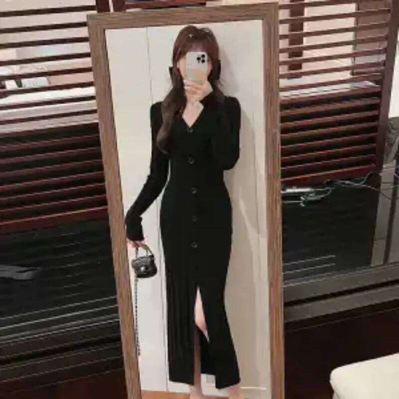 Korean V-neck Twist Wool Long-sleeved Inner for Women with Gentle Style Waist and Slit Long Dress Z260311