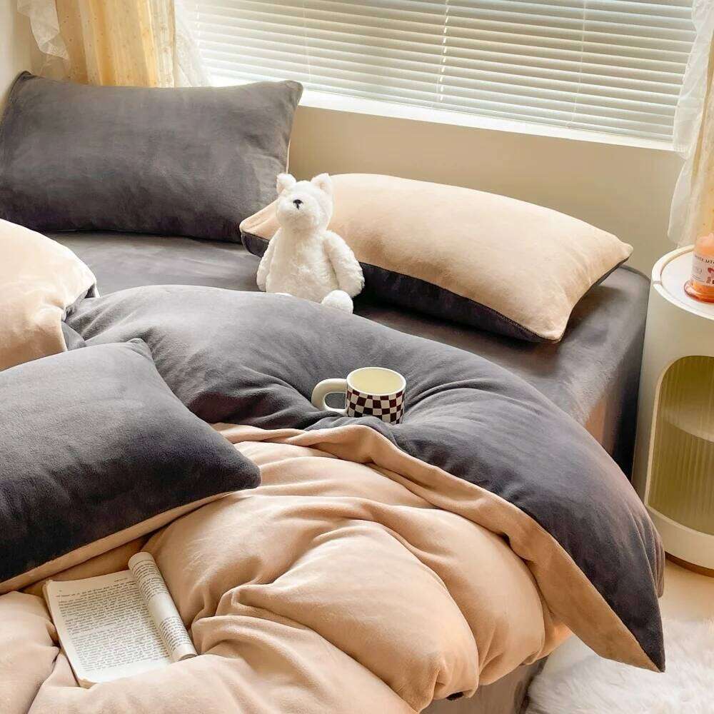 Solid Color Milk Coral Fleece Bedding Thickened Winter Comforters Breathable Duvet Cover Bed Sheet Pillowcase Four-Piece Set H260311