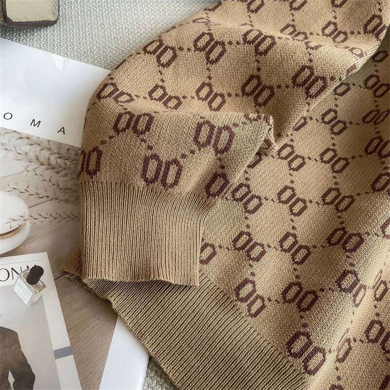 Vintage Jacquard Knitted Cardigan New Autumn Winter Women O Neck Long Sleeve Golden Buttons Elegant Sweater Coats Knitwear T MAKOUFEI