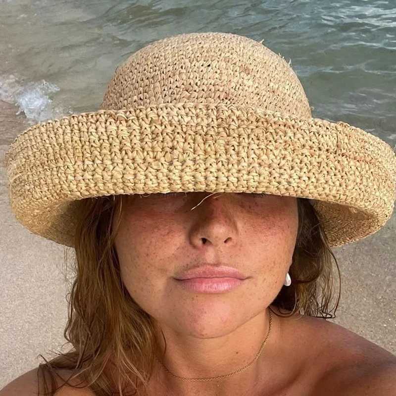 New Designer Raffia Straw Bucket Hat Wen Summer Bikini Beach Hat Fem Korean Travel Sun Protection Breathable Fisherman Hat X260311