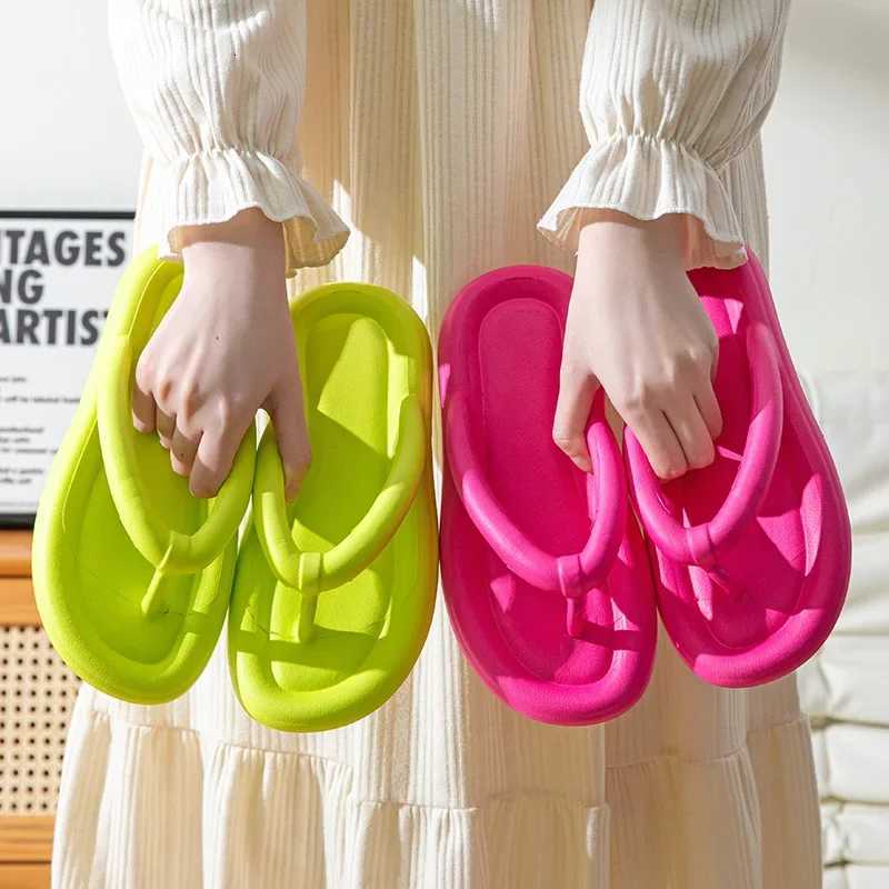 Soft Sole EVA Womens Flip Flops 2025 Summer Beach Non-slip Cloud Women Thick Platform Clip Toe Bathroom Slides K260311