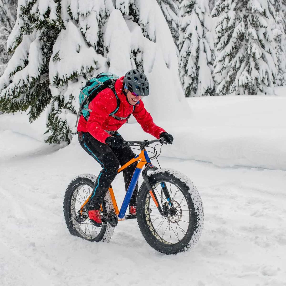 Ski gloves are warm cold resistant thick slip resistant splash proof and suitable for outdoor hiking and cycling in winter M260311