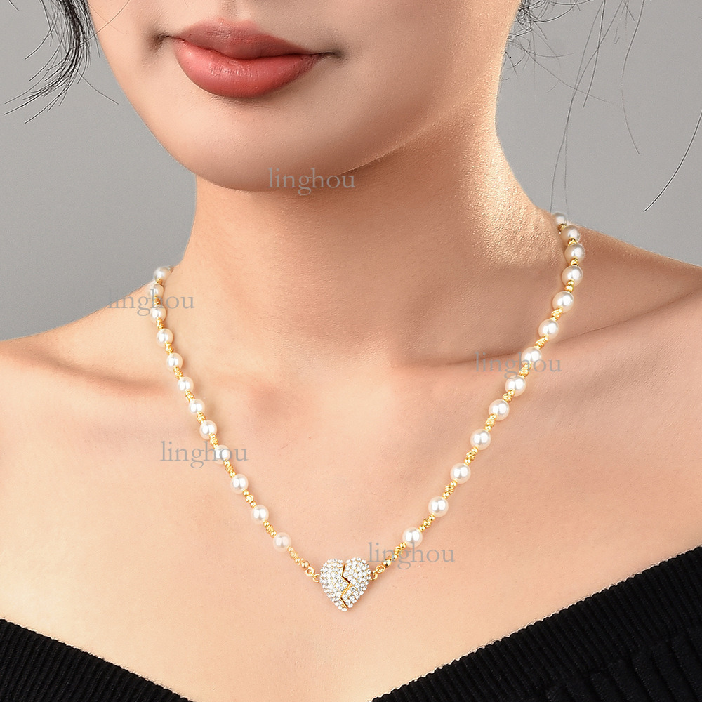2026 Designer Fashion Pearl Necklace Luxury Brand Women's Jewelry High-end Diamond Inlaid Heart-shaped Magnetic Pendant Elegant Collarbone Chain 