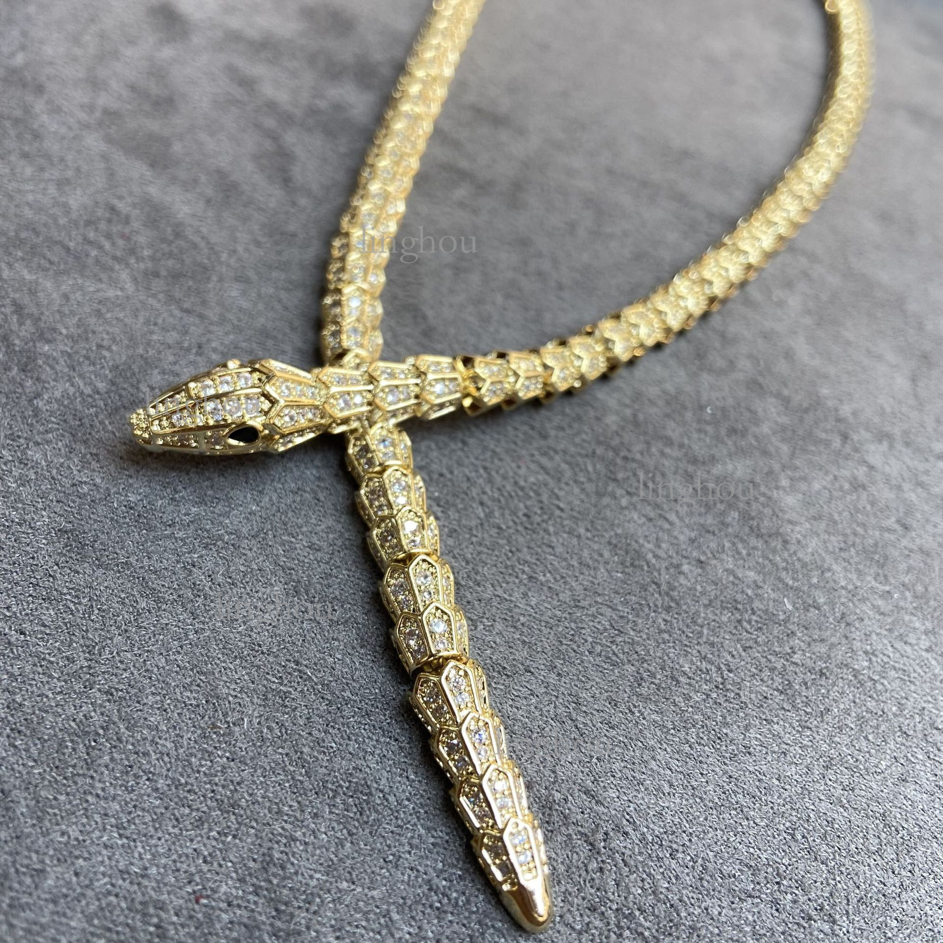 2026 Full Diamond Designer Necklace Luxury Women's Jewelry Fashion Snake Tail Snake Bone Gold-plated Necklace Super Bright High-end Texture Colla