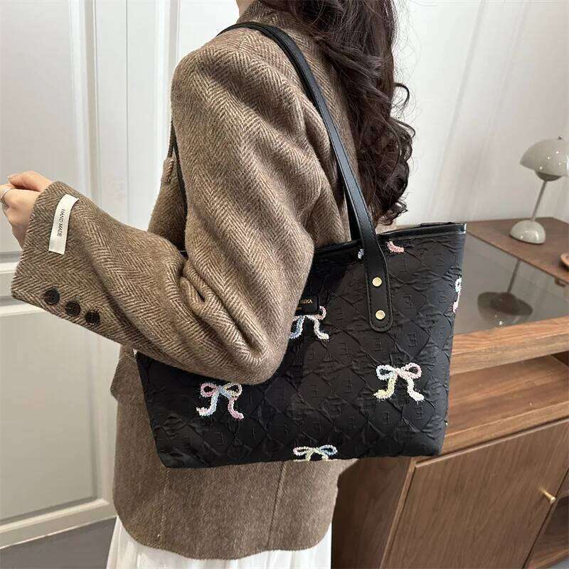 Casual Bow Embroidery Shoulder Bags for Women Portable Large Capacity Ladies Tote Bag Trendy College Style Students Handbags XJ260311