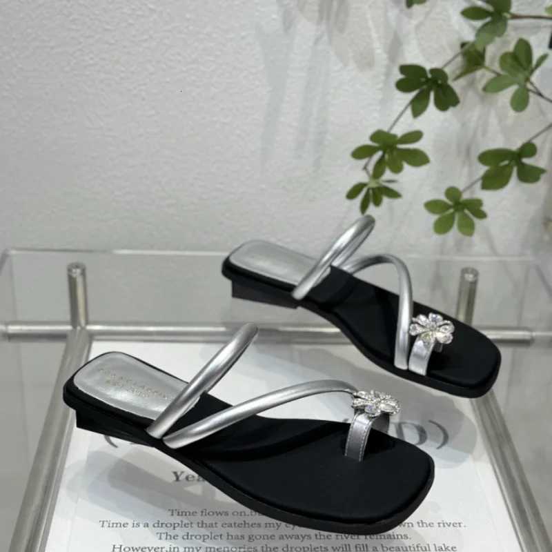 Womens Summer 2025 New Hot Selling Fashionable High-quality Flat Sandals Open-Toe Roman Breathable Faionable K260311
