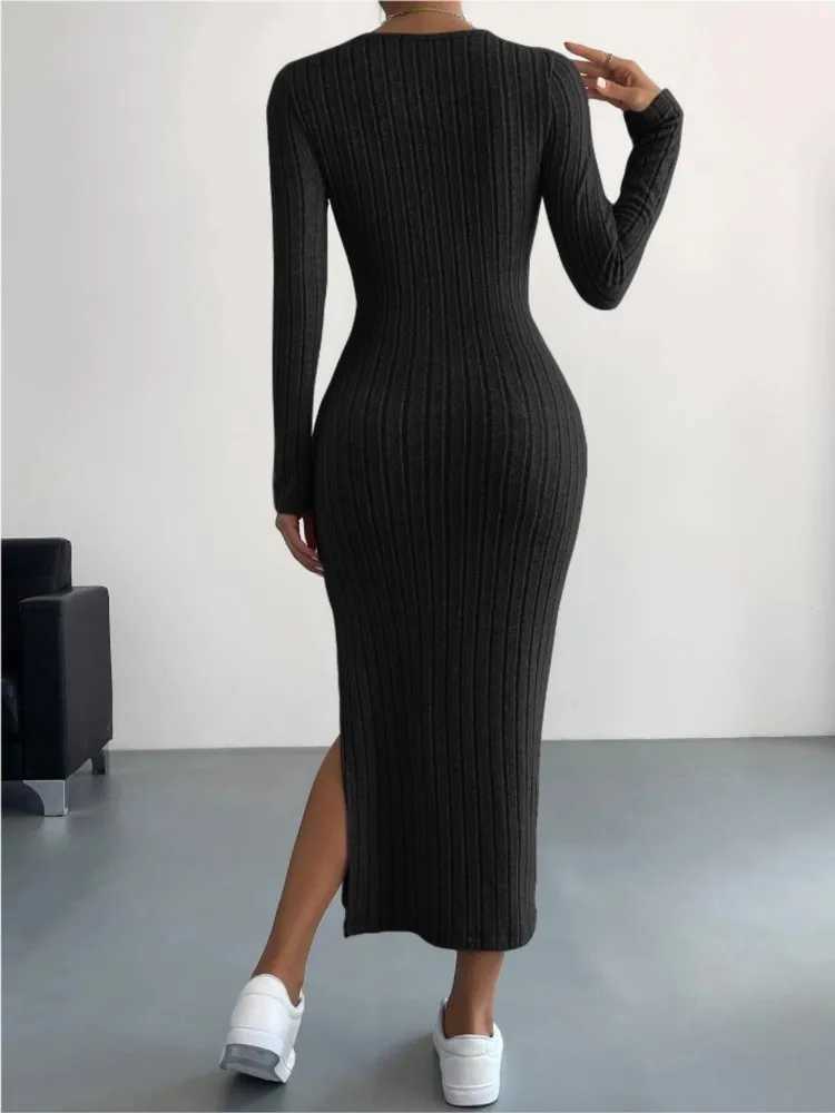 Autumn Winter Womens New Solid Color Long Sleeved Round Neck Sexy Slit Knitted Long Casual Comfortable Dress For Women M260311