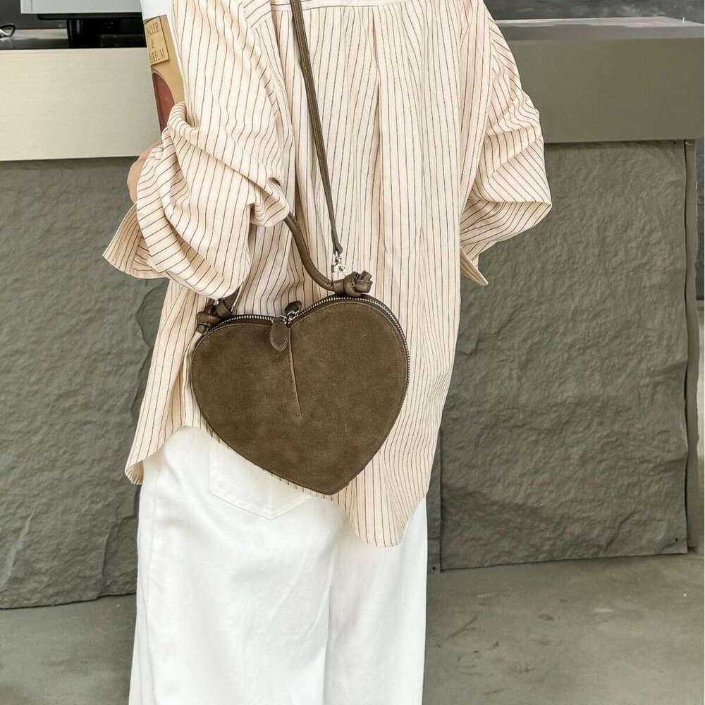 Luxury Shoulder Bags Totes Hobo Cross Border Fashion Handbag Niche Design Shiny Heart Shaped Bag Trendy Versatile Shoulder And Crossbody Small For Wom