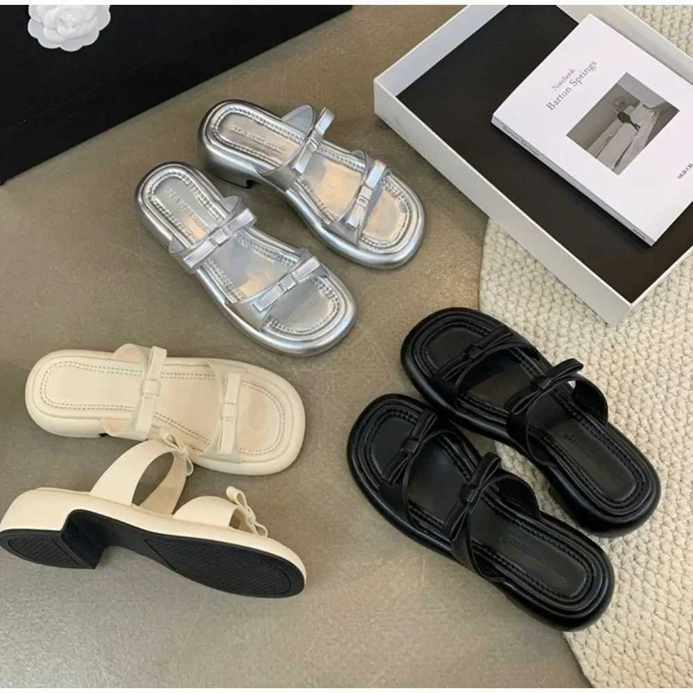 New Summer Womens 2025 Stylish Peep-toe Low Heel Silver Womens Comfortable Beach Shoes Sapatilas K260311