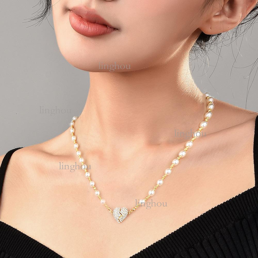 2026 Designer Fashion Pearl Necklace Luxury Brand Women's Jewelry High-end Diamond Inlaid Heart-shaped Magnetic Pendant Elegant Collarbone Chain 