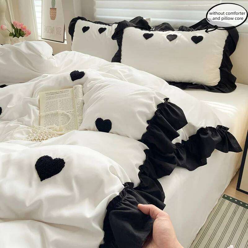 3 Piece Sheet Black Heart Embroidery Duvet Cover Set, Comfortable Bedding Set Bedspread for All Seasons H260311