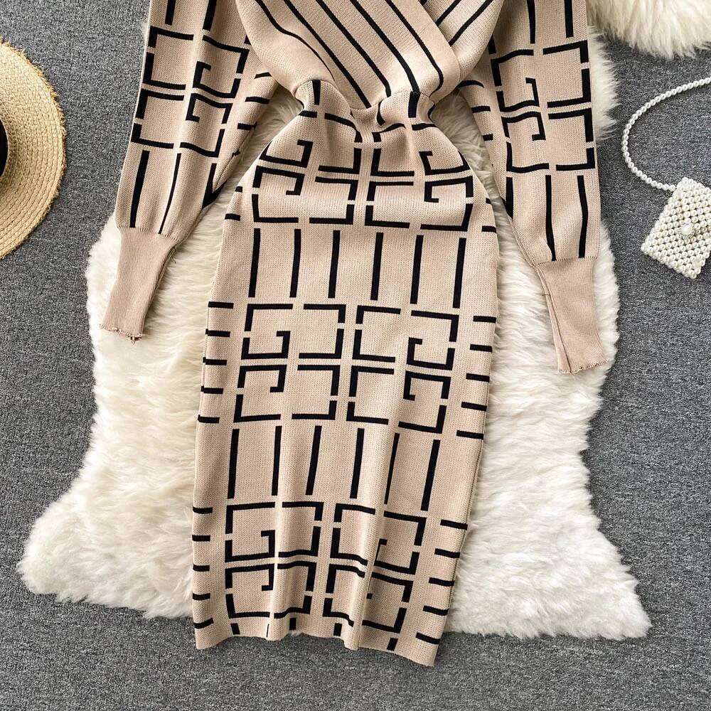 YuooMuoo Brand Fashion Autumn Winter for Women Elegant Long Batwing Sleeve Knitted Bodycon Lady Black Sweater Dress Z260311