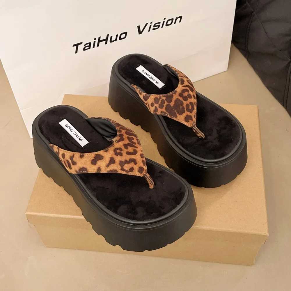 Wedge Outdoor Slippers Womens Summer Thick Bottom Flip Flops Outdoor High Waist Seaside Beach Leisure Flip Flops Suede K260311