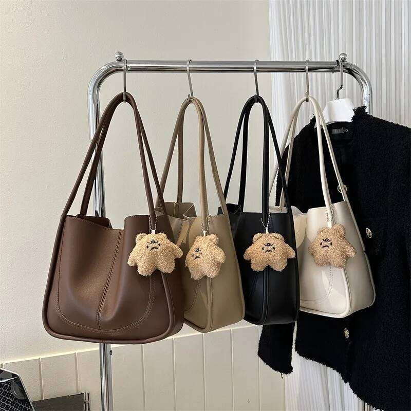 Stylish Bucket Tote Bags, Women Handbag Shoulder Purses with Cute Fluffy Bear Pendant, Chic Accessories for Everyday Fashion XJ260311