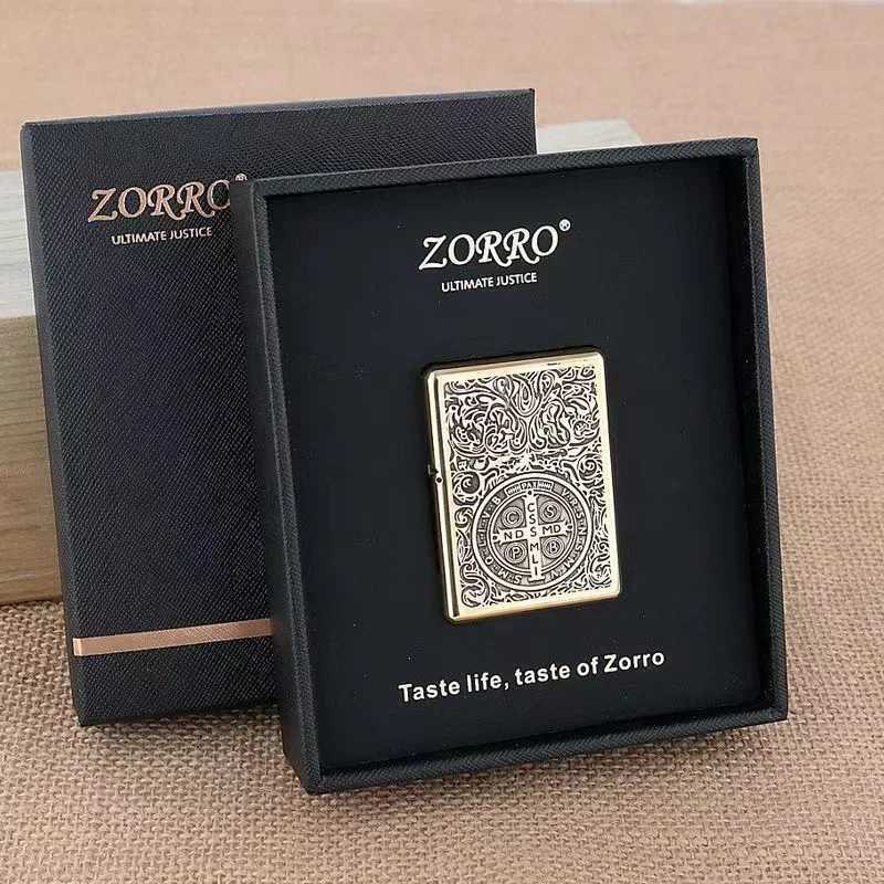 912 Retro High End Waterproof Sealed Armor Constantine Kerosen Lighter 3/5 Hinge Metal Petrol Lighter Mens Gift N2603111