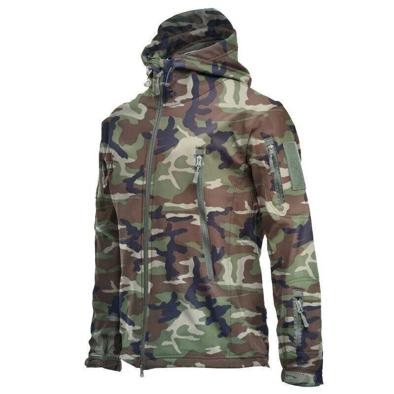 new Tactical Jacket Men Combat Soft Shell Jackets Techwear Windproof Waterproof Breathable Fleece Thermal Hooded Coats 26H0311