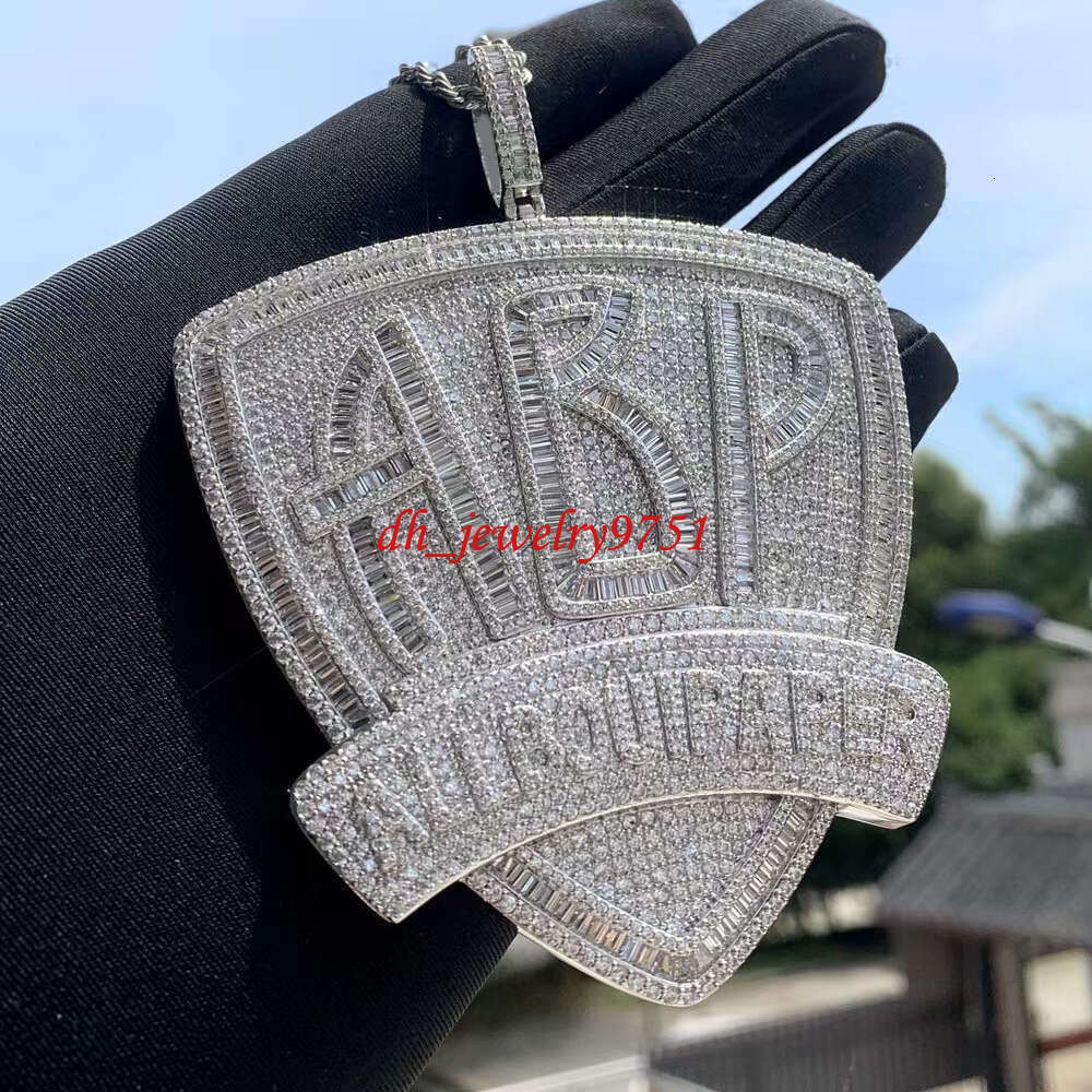 2026 Moissanite Factory Iced Out Jewelry Gold Sliver Style Plated Diamonds Hip Hop Letter Pendant Men Women