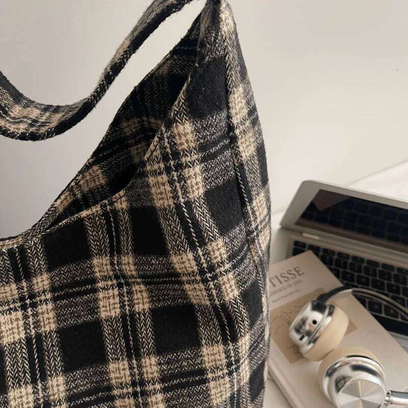 Stylish Checkered Hobo Retro Plaid Crossbody Bag Lightweight Canvas For Women Daily/Date | 2025 Fashion Trend XJ260311