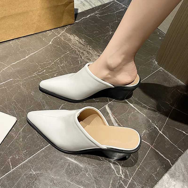 High-heeled mules with a pointed toe suitable for outdoor wear made of PU material with a rubber sole K260311
