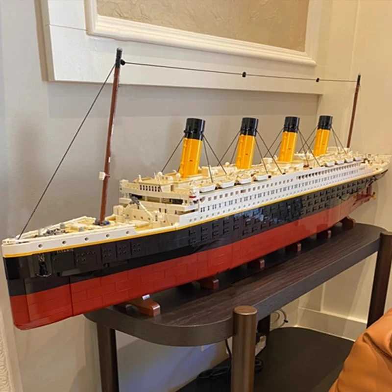 Compatible 10294 Titanic Cruise Ship Assembly Block Toy DIY Adult Series Giant Model Pendant 135-meter-long Christmas Gift X260311