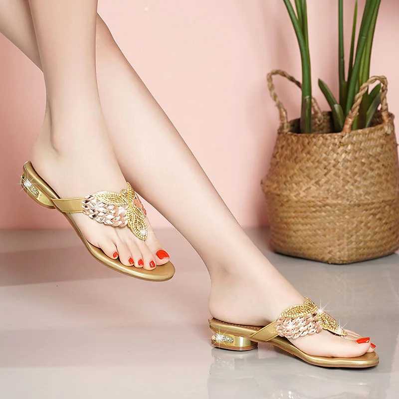 Water Diamond for Women Summer Outwear Bohemian Beach Shoes Low Heel Holiday Flip Flops Sandals K260311