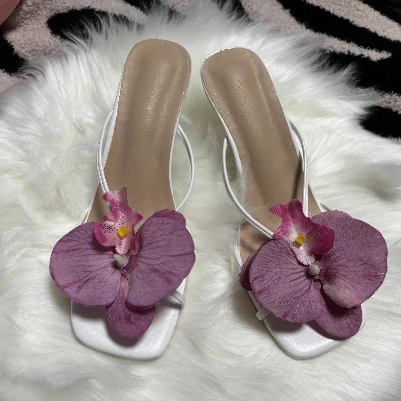 Phalaenopsis Orchid Resort Style High-Heeled Sandals 2025 Summer New Floral Fashion Beach Sandals K260311